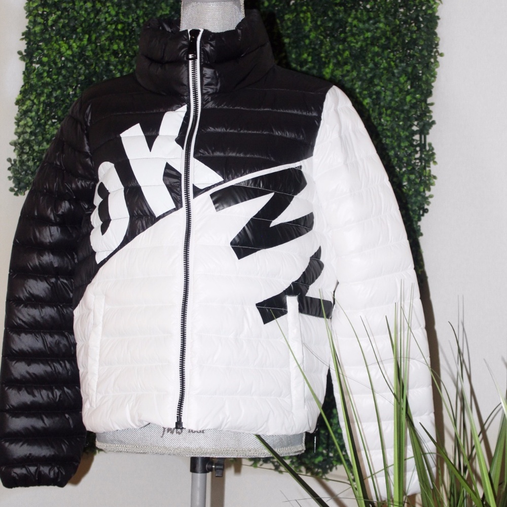 DKNY,  SIZE MEDIUM, BLACK & WHITE